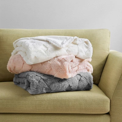 50"x60" Jane Luxury Basketweave Faux Fur Throw Blanket 7 50"x60" Jane Luxury Basketweave Faux Fur Throw Blanket - Image 7