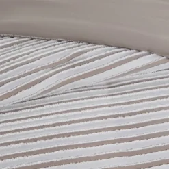 Madison Park 5pc River Clipped Jacquard Comforter Bedding Set With Throw Pillows Off-White -Madison Park GUEST 28eeef4a 223a 4d76 b392 d000d377dd36