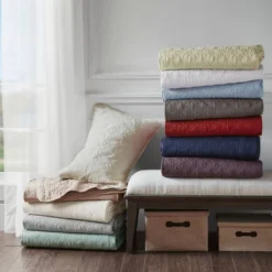 Vancouver Reversible Bedspread Set - Madison Park -Madison Park GUEST ad8ba82d 77af 4d04 9ebd 1f5f75df8d5b