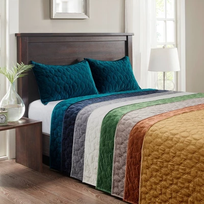 Madison Park Mercer Faux Velvet Reversible Coverlet Set 6 Madison Park Mercer Faux Velvet Reversible Coverlet Set - Image 6